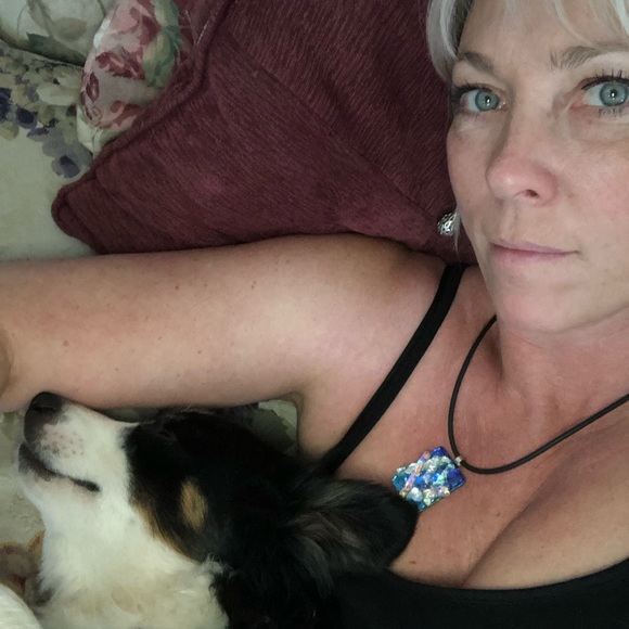 Meet your Posher, Natasha - Picture 3 of 3